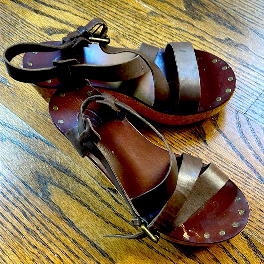 Beautiful platform dark brown shoes , straps side 7